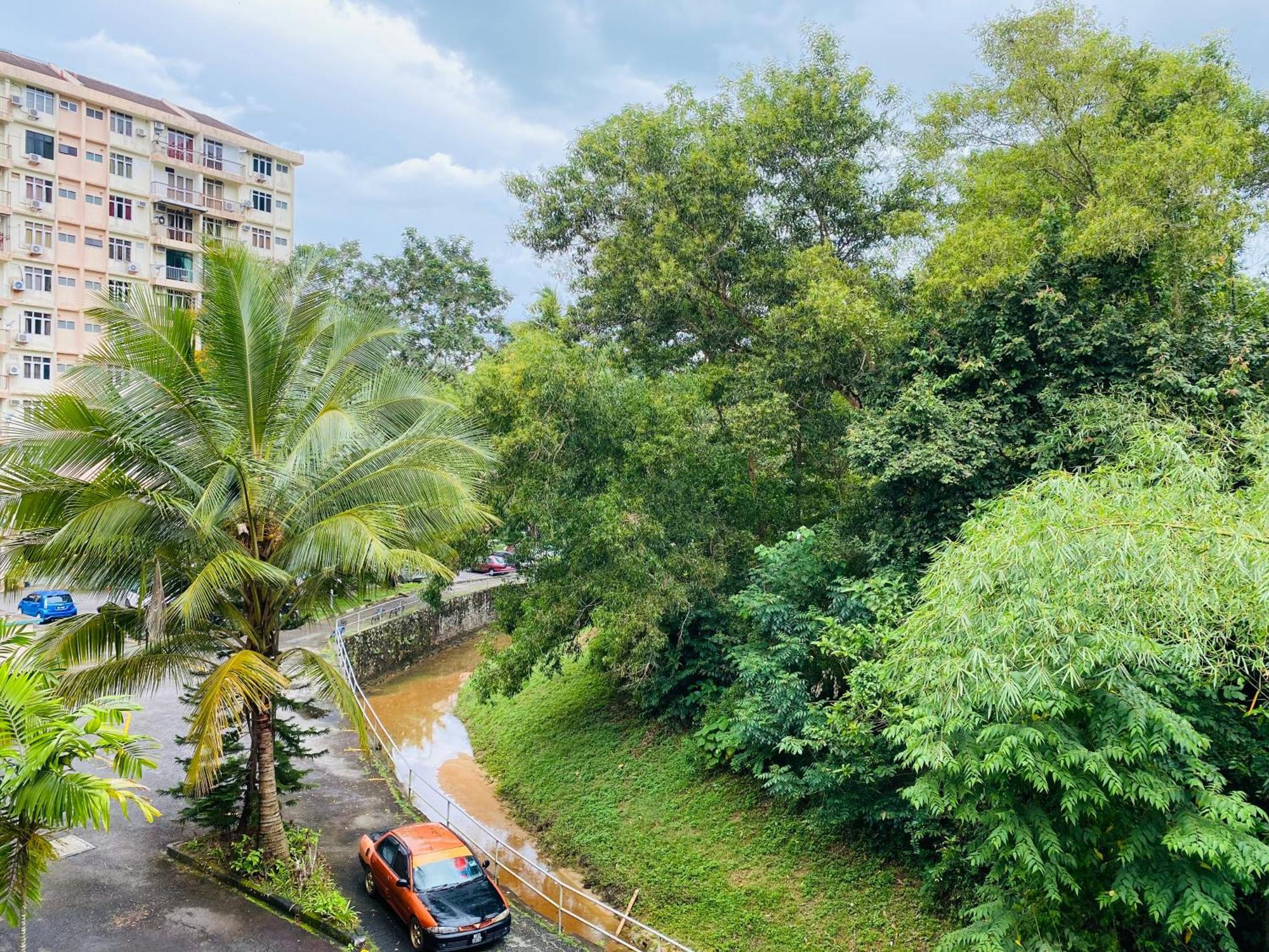 Batu Ferringhi Bayu Emas Apartment Exterior foto